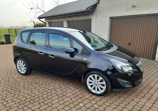 Opel Meriva cena 22900 przebieg: 208000, rok produkcji 2011 z Krośniewice małe 379